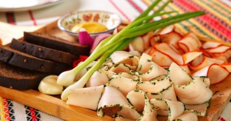 Сало чи масло: який продукт містить менше холестерину — дієтологиня пояснила