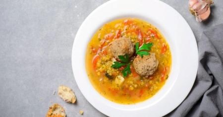 Суп із сочевицею фрикадельками та овочами: корисний рецепт