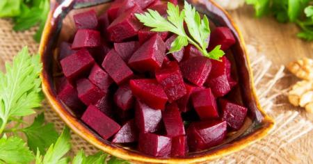 Як зварити буряк у мікрохвильовці за 10 хвилин