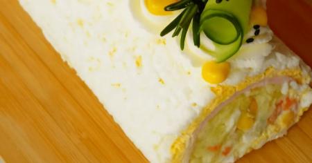 Святковий салат у формі рулета: рецепт оригінальної страви