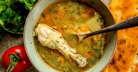 Найкорисніший суп, який захищає організм від вірусних інфекцій і зміцнює імунітет: як приготувати