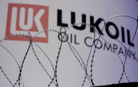 __lukoil__nafta_sanktsii___gettyimages_2243686005_476dee7a2dfac120ee11760833b64313_650x410_08.01.26