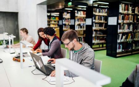 _studenti_navchannya_noutbuk_biblioteka__gettyimages_120091_27.01.26