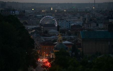 _sutinki_svitlo_koleso_oglyadu_osin_2024_gettyimages_2169454449_42aabfbb1afe7c95b35c9e89f1d8731f_650x410_27.12.25