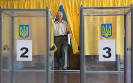 _viborcha_urna_viborcha_dilnitsya_ukrayina_gettyimages_493736111_46c52d67409c00b0a35b27e71ed03208_650x410_16.01.26