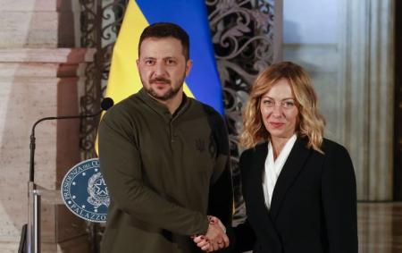 ЗМІ пишуть, що Київ пропонує саміт у Римі на тлі похорону Папи: що кажуть у Зеленського