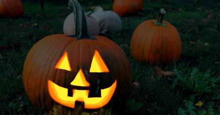 Геловін 2025: гороскоп для всіх знаків зодіаку — кому зорі принесуть містичну ніч, а кому час усамітнення