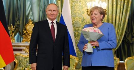 З Меркель чи без: Портников оцінив, чи міг Захід запобігти війні Росії проти України