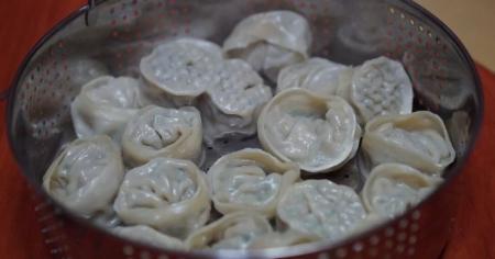 Що додати у воду під час варіння пельменів, щоб вони стали неймовірно ароматними та смачними