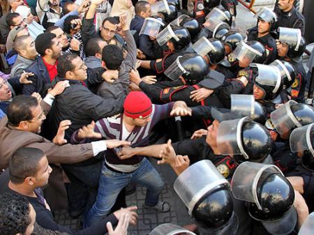 Мир резко осудил насилие в Египте