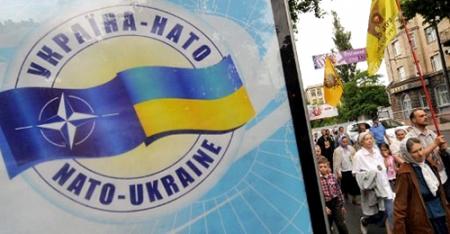 НАТО обещает поддерживать Украину несмотря на внеблоковость