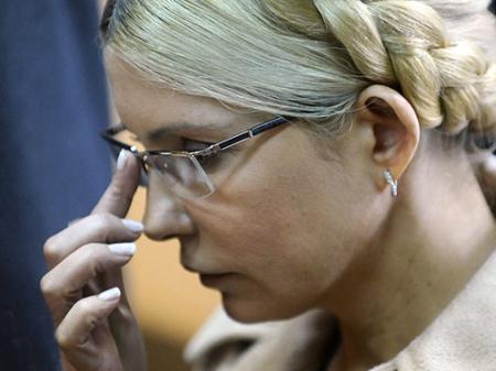 Рана в ухе Тимошенко появилась от укола шприцом - Власенко