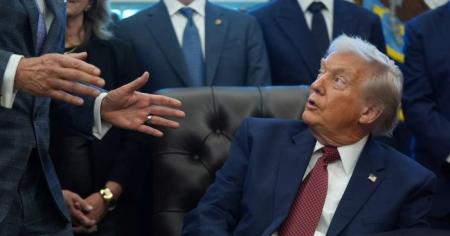 Як Трамп ухвалює рішення щодо України: в Politico розповіли про хаос у команді і небезпеку