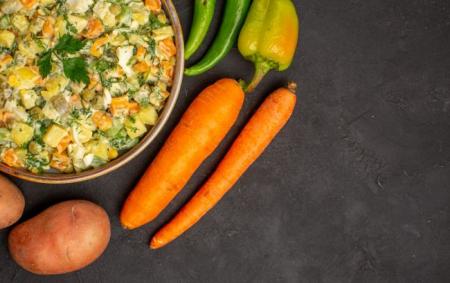 Відварені овочі будуть смачніше: який інгредієнт додавали в каструлі наші бабусі