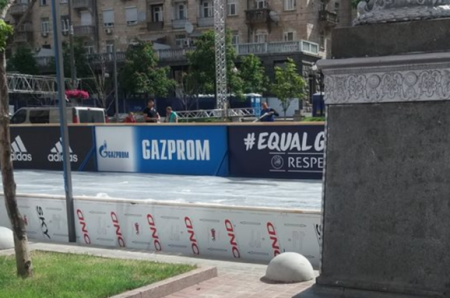 О рекламе «Газпрома» в сердце  Украины: нам подсунули красную тряпку