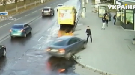 Количество сбитых пешеходов в Украине ужасает: как не стать жертвой наезда