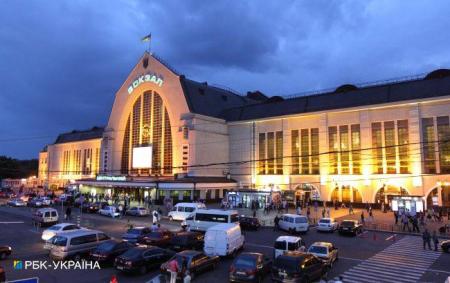 У Києві порушили справу через відсутність ялинки на залізничному вокзалі