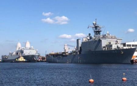 До Латвії прибули два військові кораблі США з морськими піхотинцями