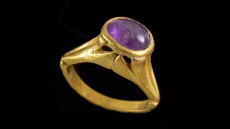 В Израиле нашли древнее кольцо от похмелья 