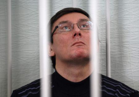 Луценко заменит Тимошенко в тюрьме – Карасев