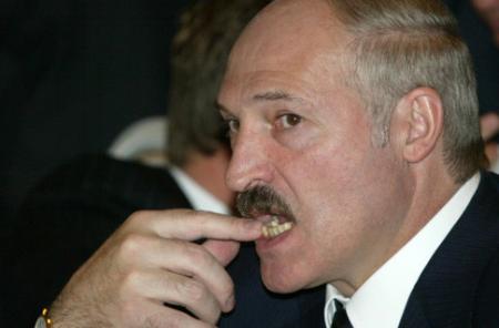Лукашенко частично отказался от регулирования цен