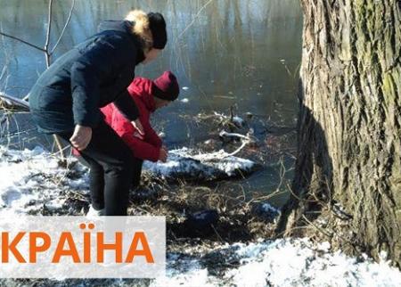 В Винницкой области двое школьников вытащили мужчину из ледяной реки
