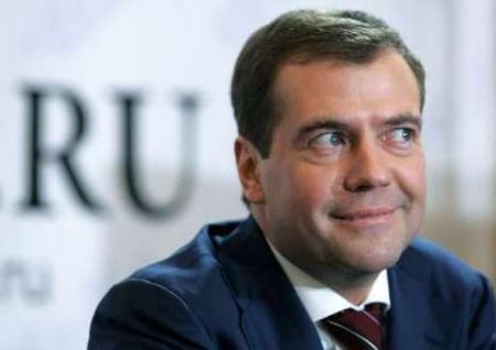 Медведев приказал говорить «на Украине»