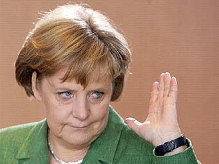 Меркель еще может отказаться от бойкота Евро-2012