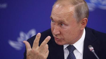 Более 40% россиян против следующего президентского срока Путина 
