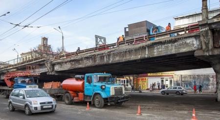 В Киеве Шулявский путепровод перекроют с 16 марта