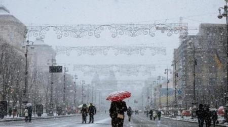 Синоптик дал прогноз погоды на зиму в Украине: когда придут трескучие морозы
