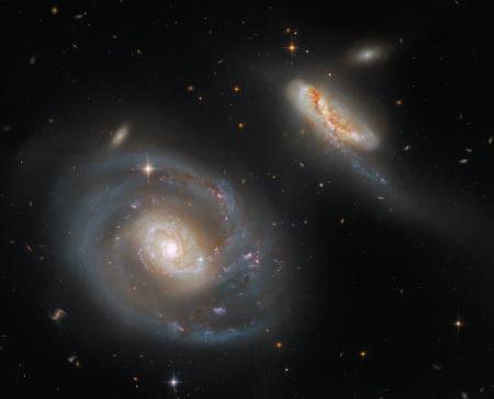 Телескоп NASA показав взаємодію двох галактик