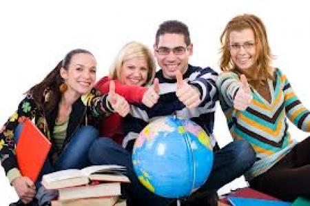 Украина оплачивает учебу за границей 20 тысячам студентов