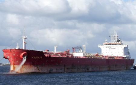 Докери Амстердама відмовляються розвантажувати судно з російським дизельним паливом