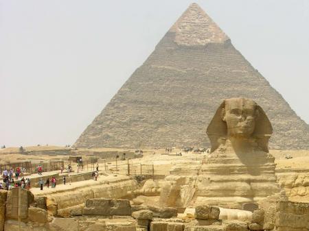 В мусоре первой египетской пирамиды нашли ценную статуэтку 
