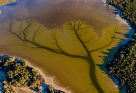 Фотограф-любитель нашел фантастическое озеро в Австралии