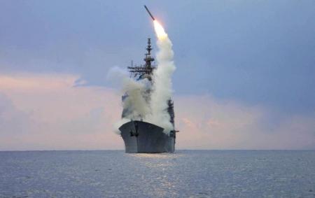 uss_cape_st__george__cg_71__fires_a_tomahaw_26.12.22