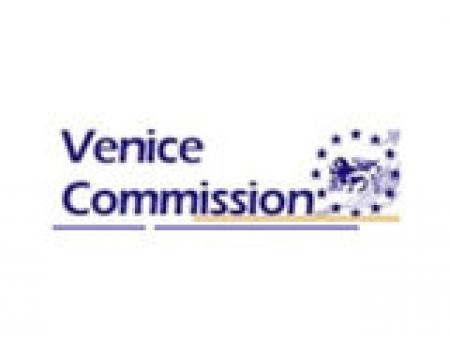 Янукович хочет разорвать отношения с Венецианской комиссией