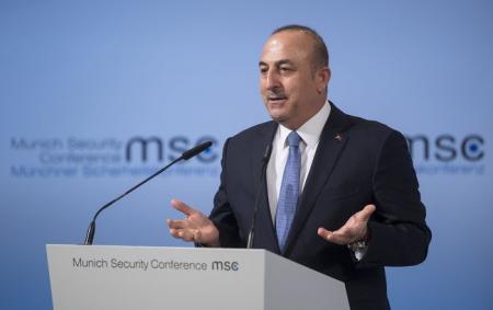 Глава МЗС Туреччини заявив, що в країні вітають російських олігархів