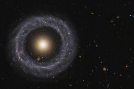 Астрономы повернули время вспять, чтобы разгадать тайну кольца Эйнштейна